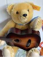 Steiff Musik -Teddy ,,Billy“ mit Gitarre 1993 und Musikwerk 