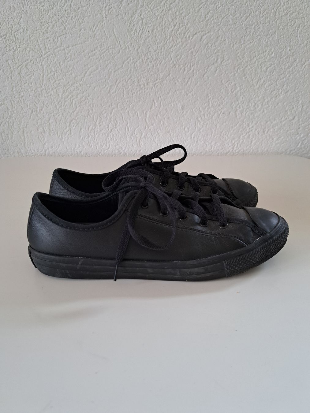 Converse Scarpe da uomo: Converses en cuir – Nuovo (secondo la descrizione) da Romont BE venduto da cel_2qsz 1