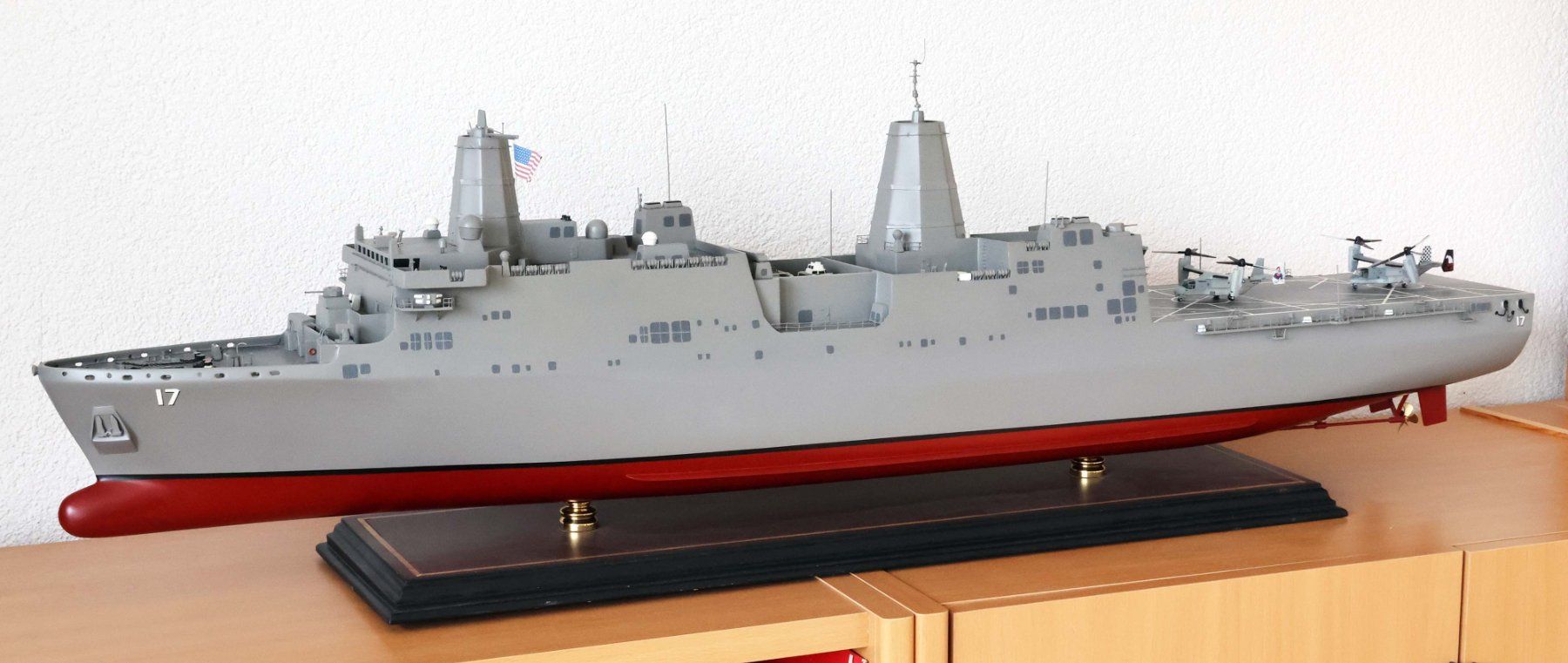 Kit di modellismo & Modellini statici: Schiffsmodell der USS San Antonio (1/200) – Usato da Frick venduto da TOMAPO 3