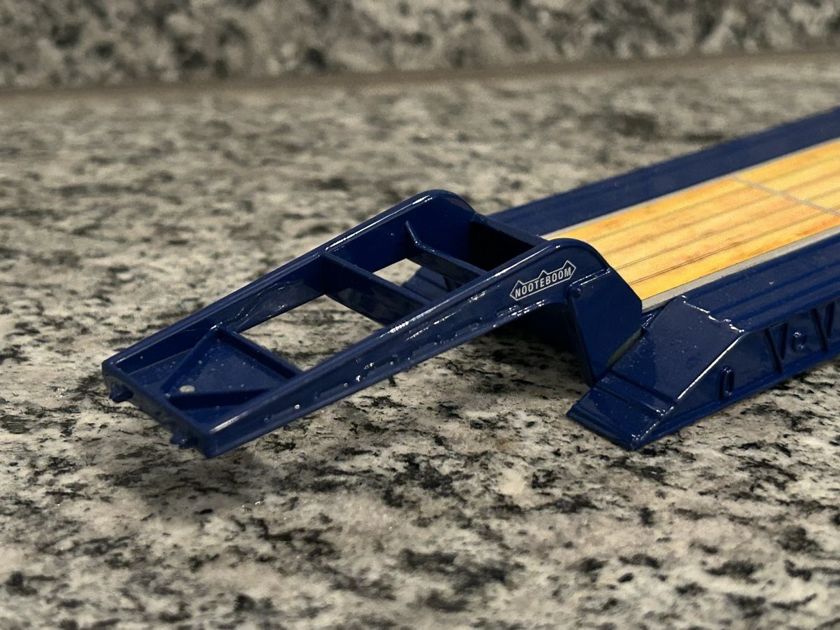 Modellbausätze & Standmodelle: Nooteboom Tiefbett, 1:50 – Gebraucht aus Horw von Tigercat635 2