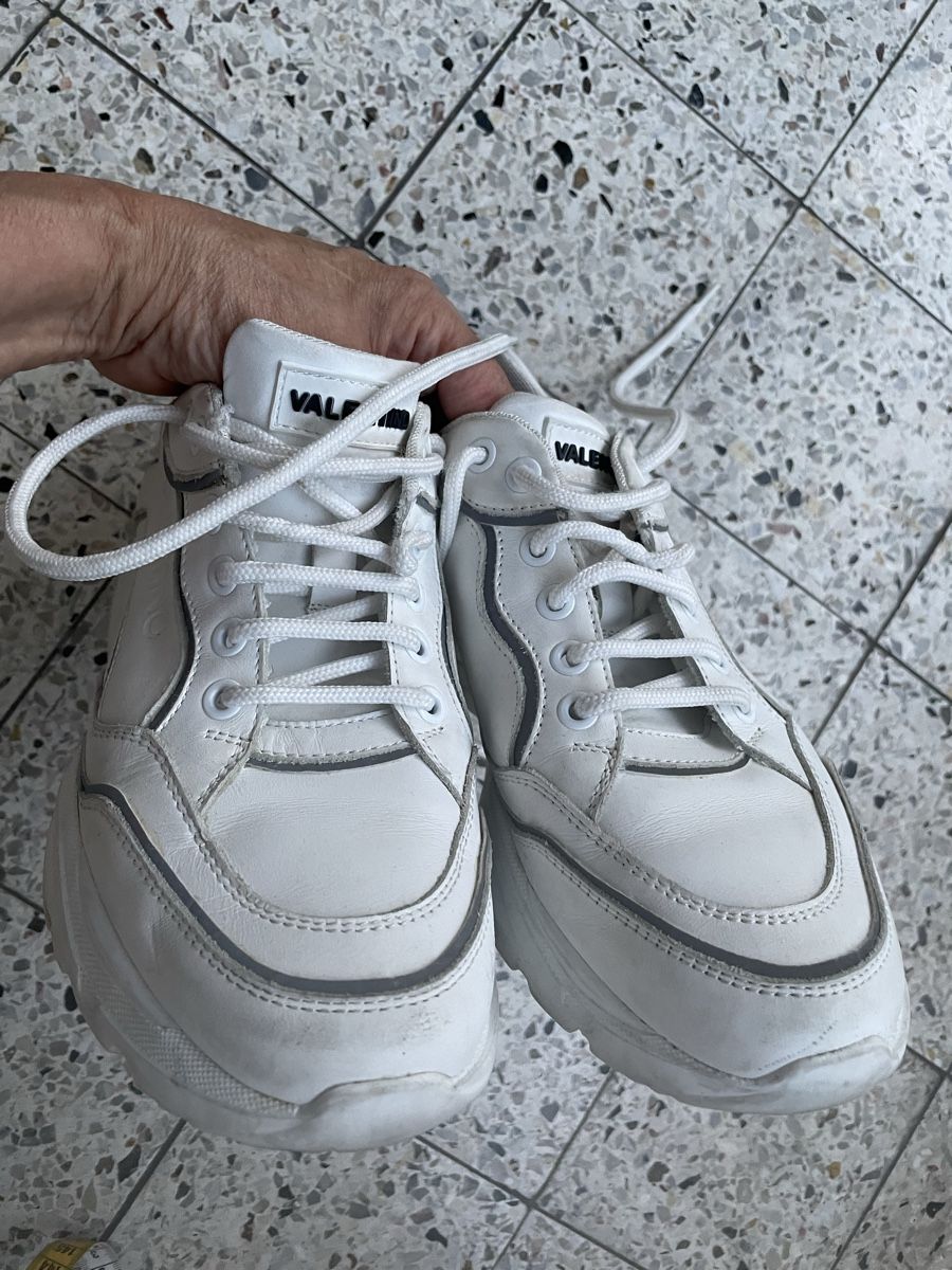 Valentino Scarpe da donna: Baskets Valentino blanches taille 38 bon état – Usato da Genève venduto da nidefa 2