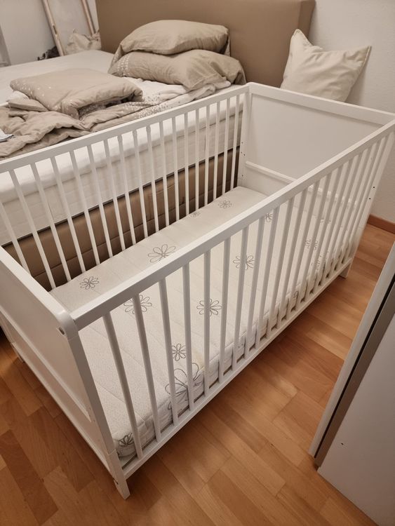 Babybett Kinderbett mit Matratze + Bettwäsche