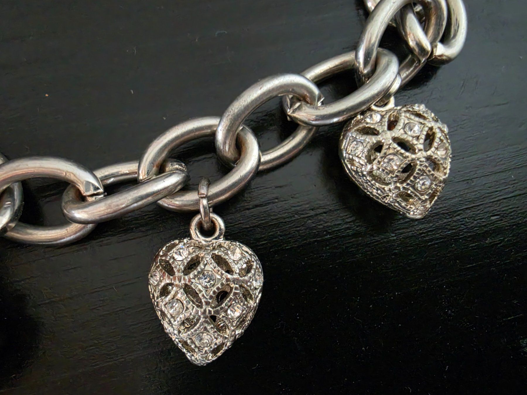 Bracelets: Statement Armband mit Charms / Herzanhängern – D'occasion à Stäfa par flamingo_17 2