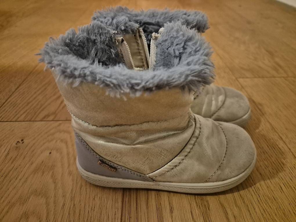 Scarpe per ragazze: Winterschuhe Mädchen Gr 25 – Usato da Muttenz venduto da sal_qj67 2