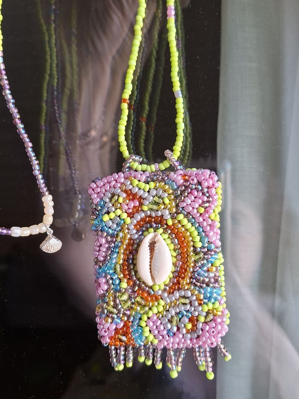 Ketten: Amulett Kette Kauri bestickt Glasperlen  – Neu (gemäss Beschreibung) aus Remetschwil von littleredboots 1