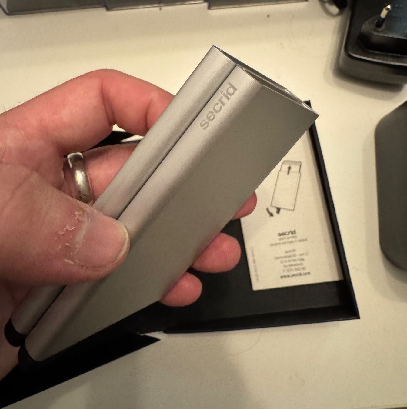 Secrid Portafogli: Secrid Cardprotector Twinwallet  Aluminium neuwertig mit Box – Nuovo e nell'imballaggio originale da Burgdorf venduto da Caradhras 2
