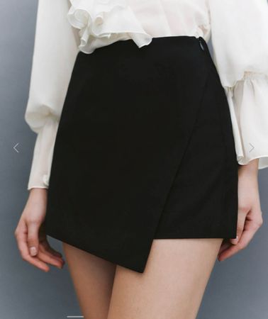 Chic Black Mini Skort - Perfect for Summer Outings!