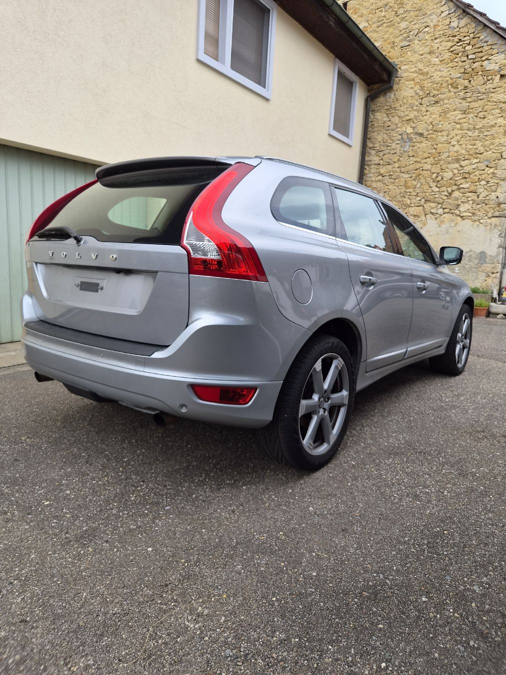 Carrozzine: Volvo XC60 T5 – Usato da Seewen SO venduto da supersnuper 2