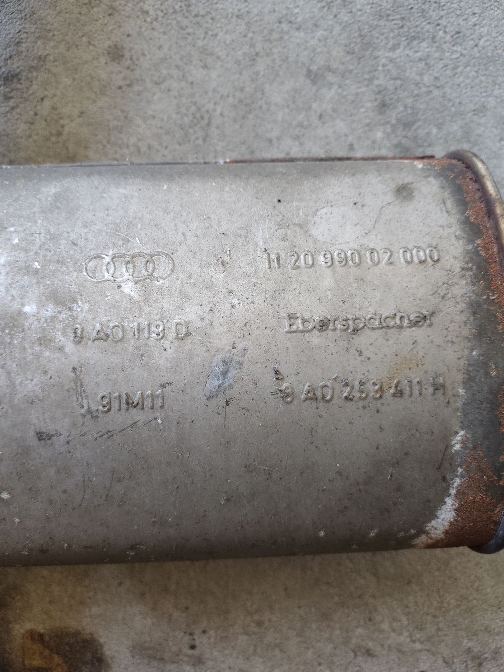 Audi Sistemi di scarico: 8A0253411H Audi 80 B4 V6 Mittelschalldämpfer – Difettoso da Rebstein venduto da andi322 3