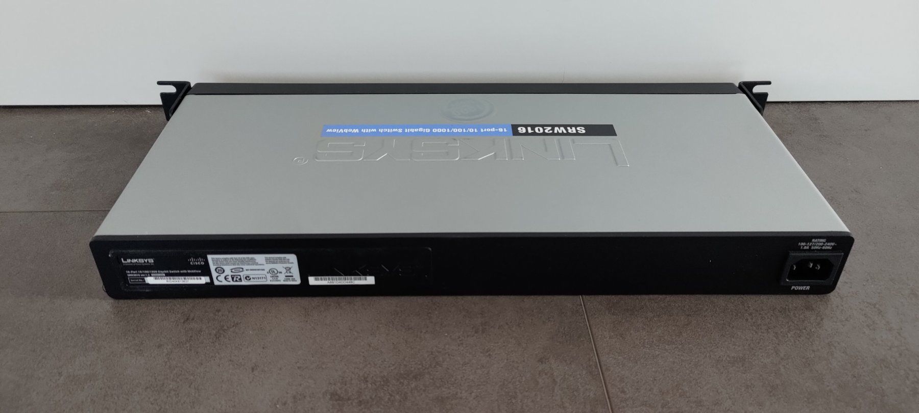 Linksys Hubs & Switches: Linksys SRW2016 16 +2 Port Gigabit Managed Switch – Gebraucht aus Aristau von  1