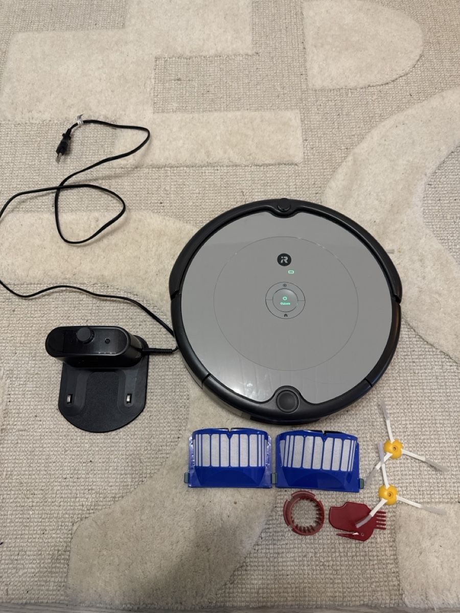 Irobot Aspirapolveri & Accessori: iRobot Roomba 698 Series Robotic Vacuum – Usato da Täsch venduto da HelderPinto