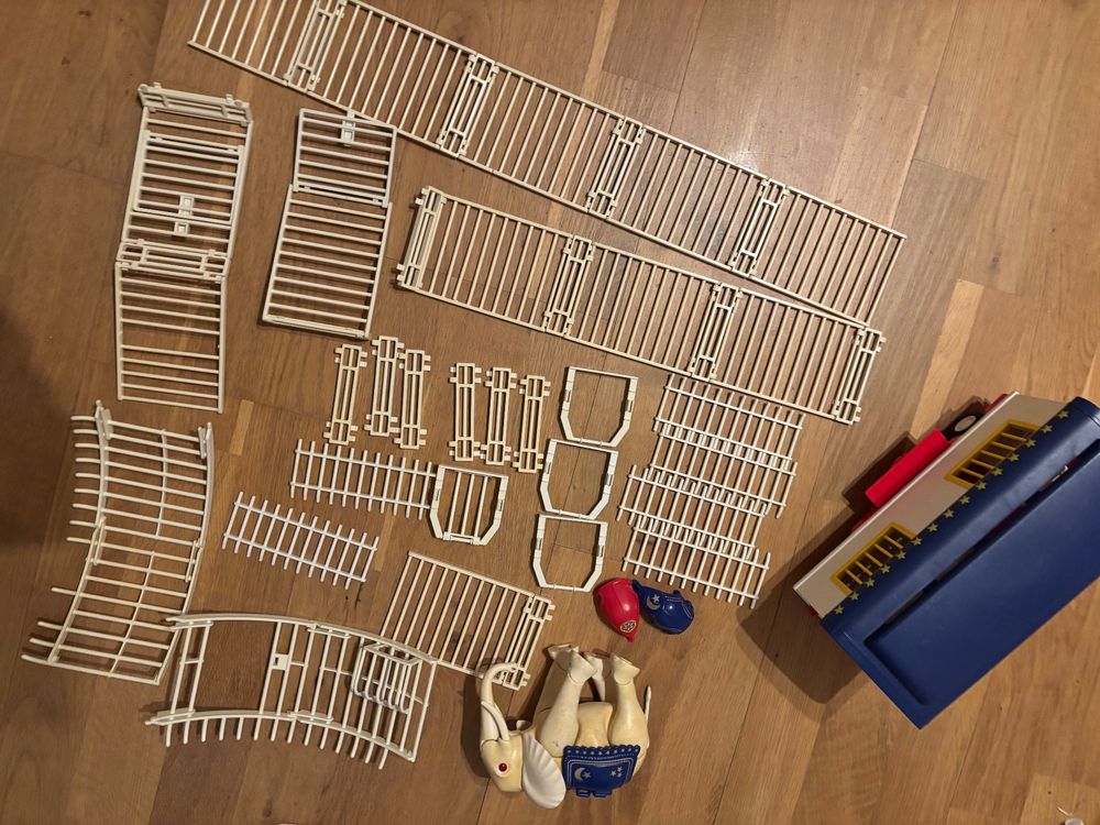 Jeux de construction: Gros lot Playmobil cirque vintage – D'occasion à Bollion par fran12 3