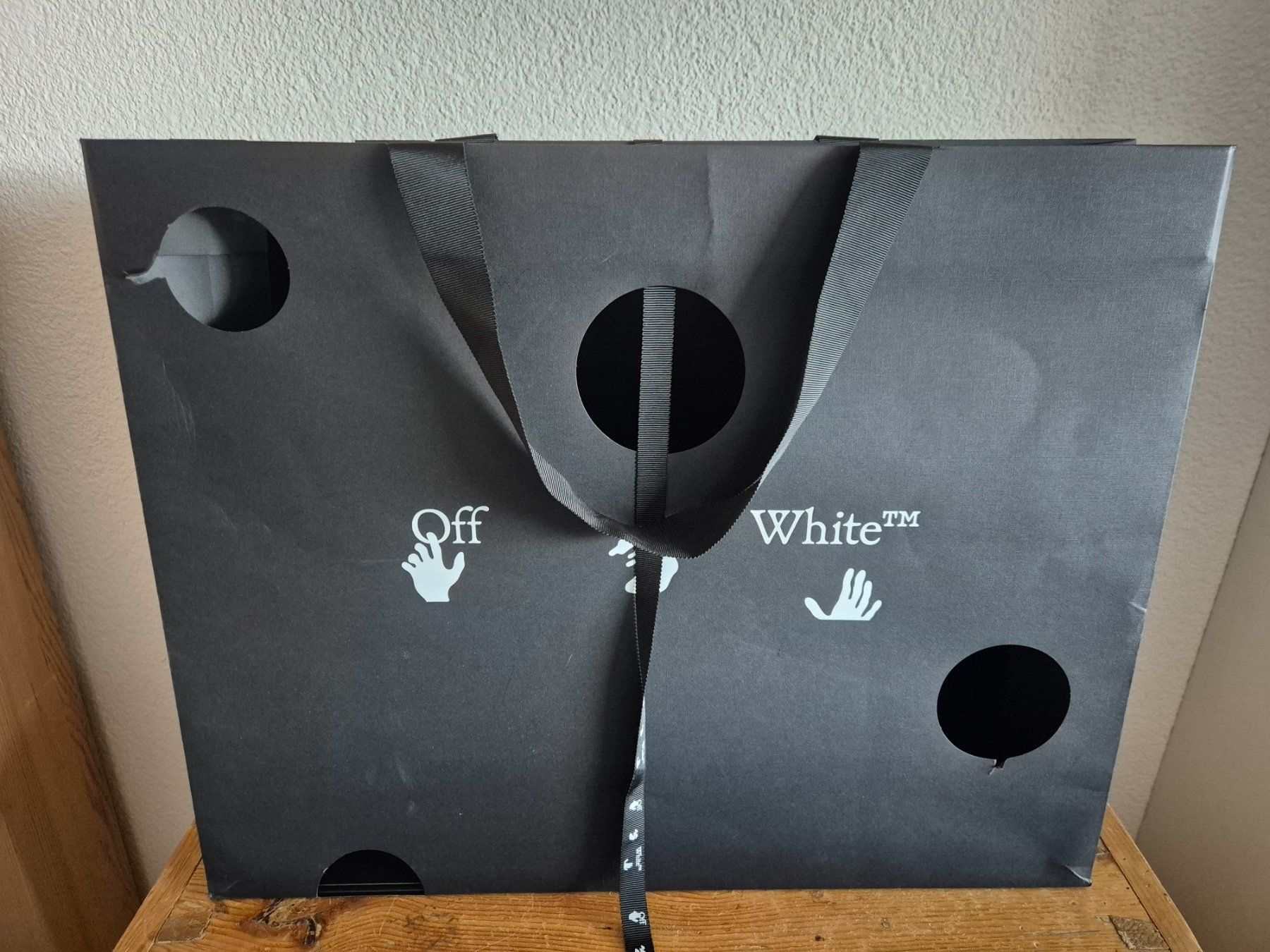 Off-White Taschen: Papiertasche Off White Zürich 39 x 49 cm – Gebraucht aus Würenlos von Toolia