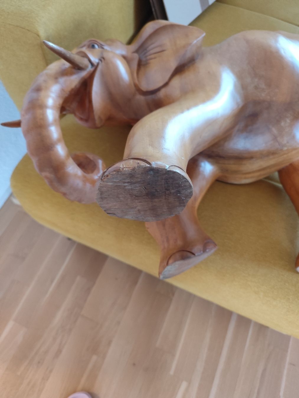 Statuette: Holzelefant  – Usato da Grossdietwil venduto da bie_2bn5 7