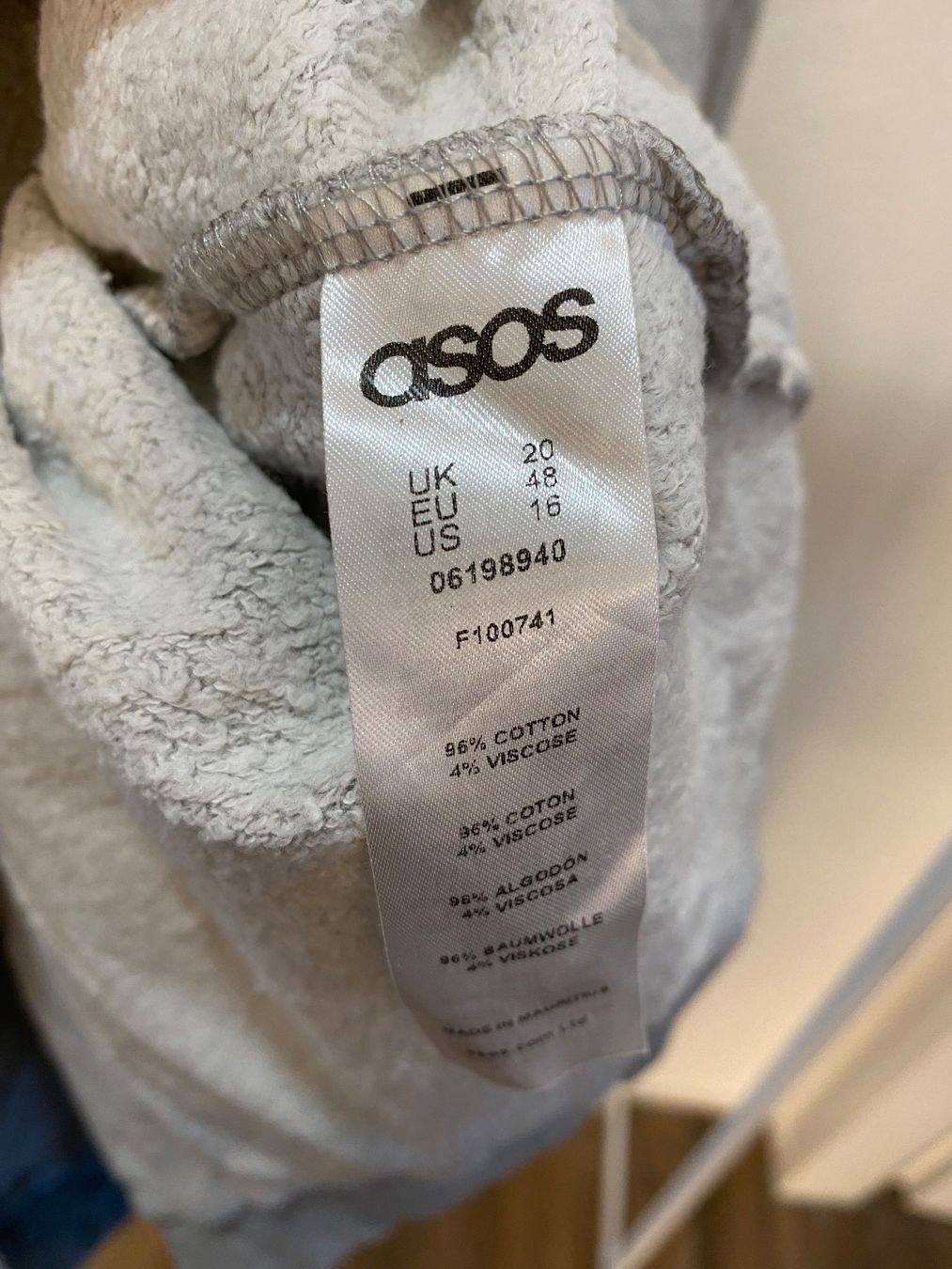 Asos Maglioni & Felpe: Asos Pullover mit Kapuze aus Baumwolle grau Gr. 48 – Usato da Pratteln venduto da a23_j2gs 5