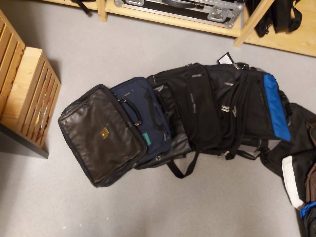 Borse: Mehrere Taschen – Usato da Stalden (Sarnen) venduto da chr_s5xx 1