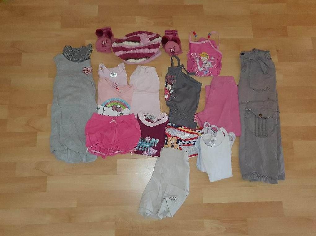 Kleiderpakete & -sets: Lot habit fille T 98 – Gebraucht aus Ste-Croix von tougaz