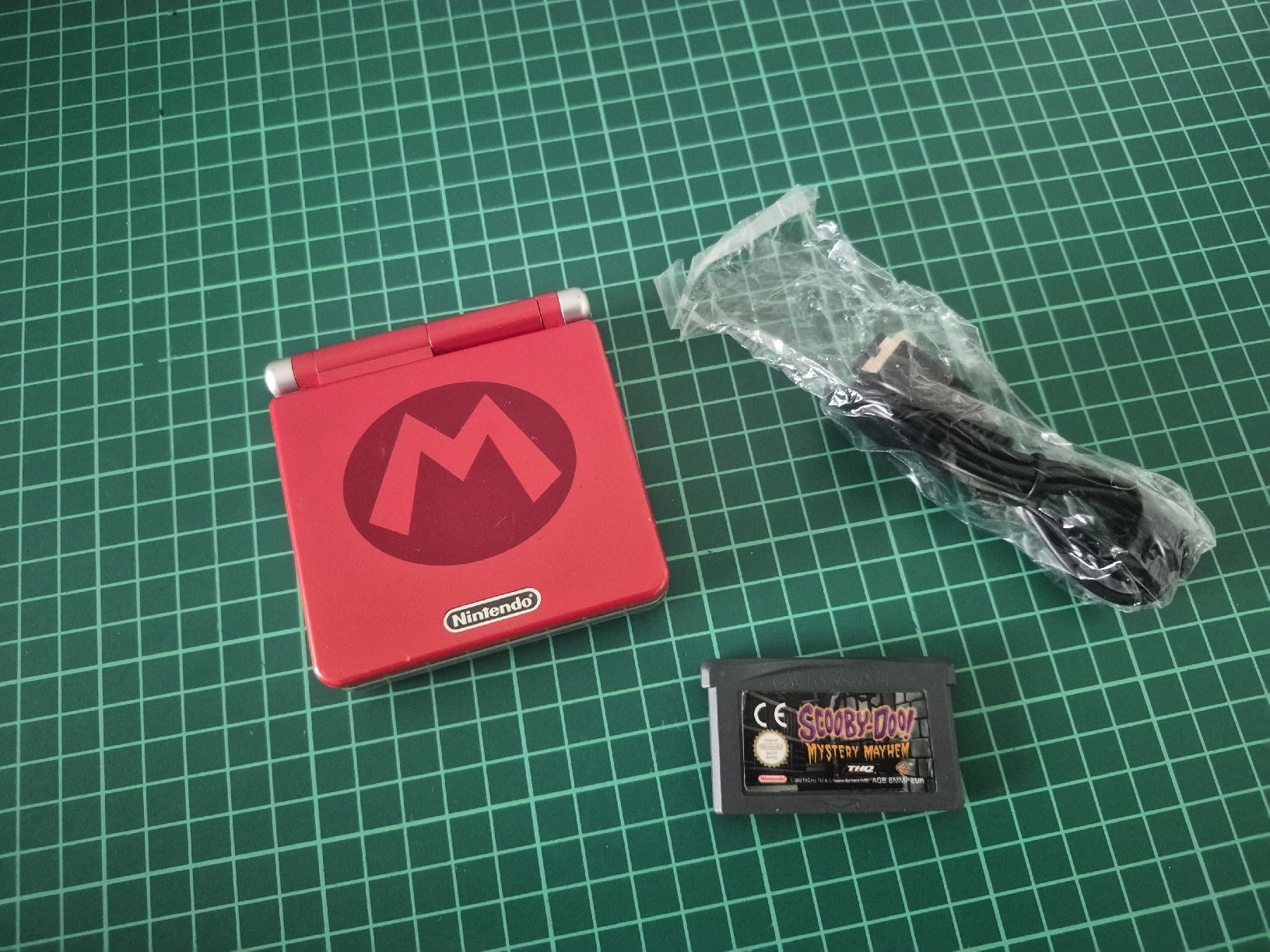 Nintendo Console: Mario Red Game Boy Advance SP + Scooby-Doo Game Bundle – Usato da Meyrin venduto da Retro-GZ
