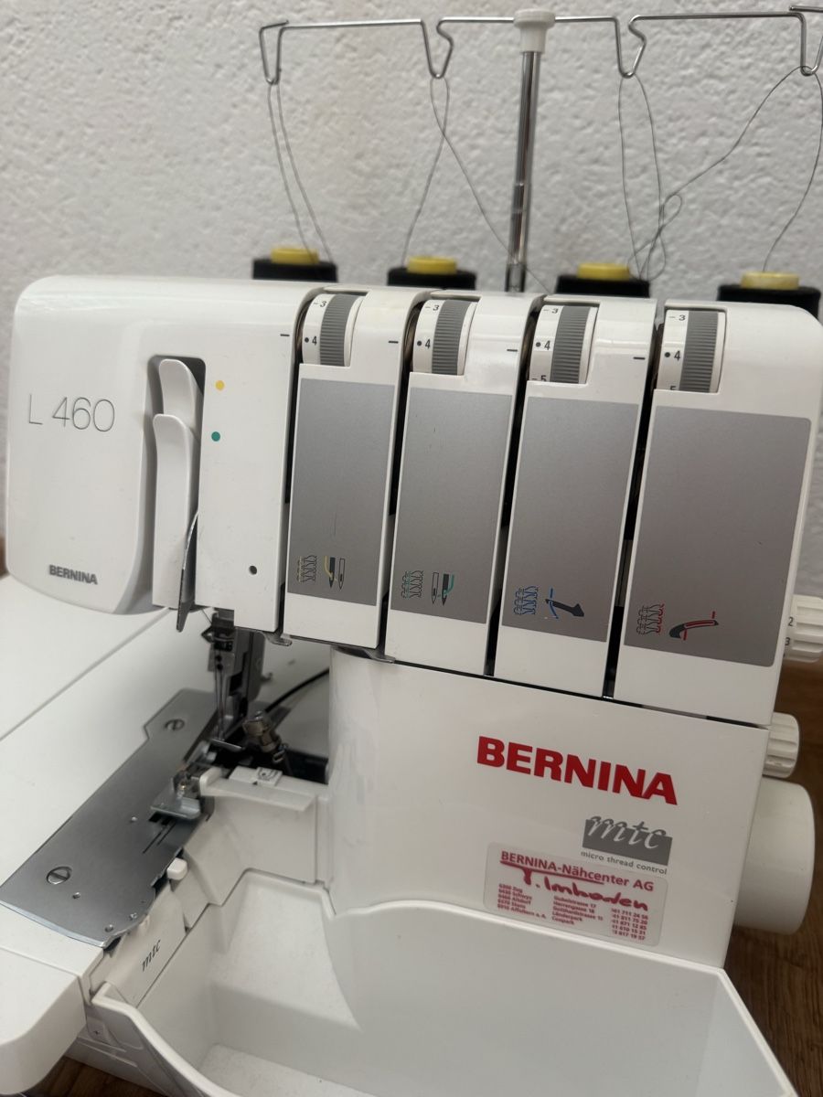 Bernina Macchine da cucire: Bernina L 460 Overlock Maschine – Usato da Bellikon venduto da marooni81 1