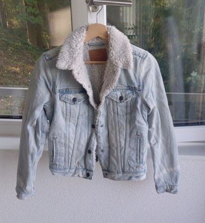 Levi Strauss Jeansjacke mit Teddyfutter Grösse XS blau