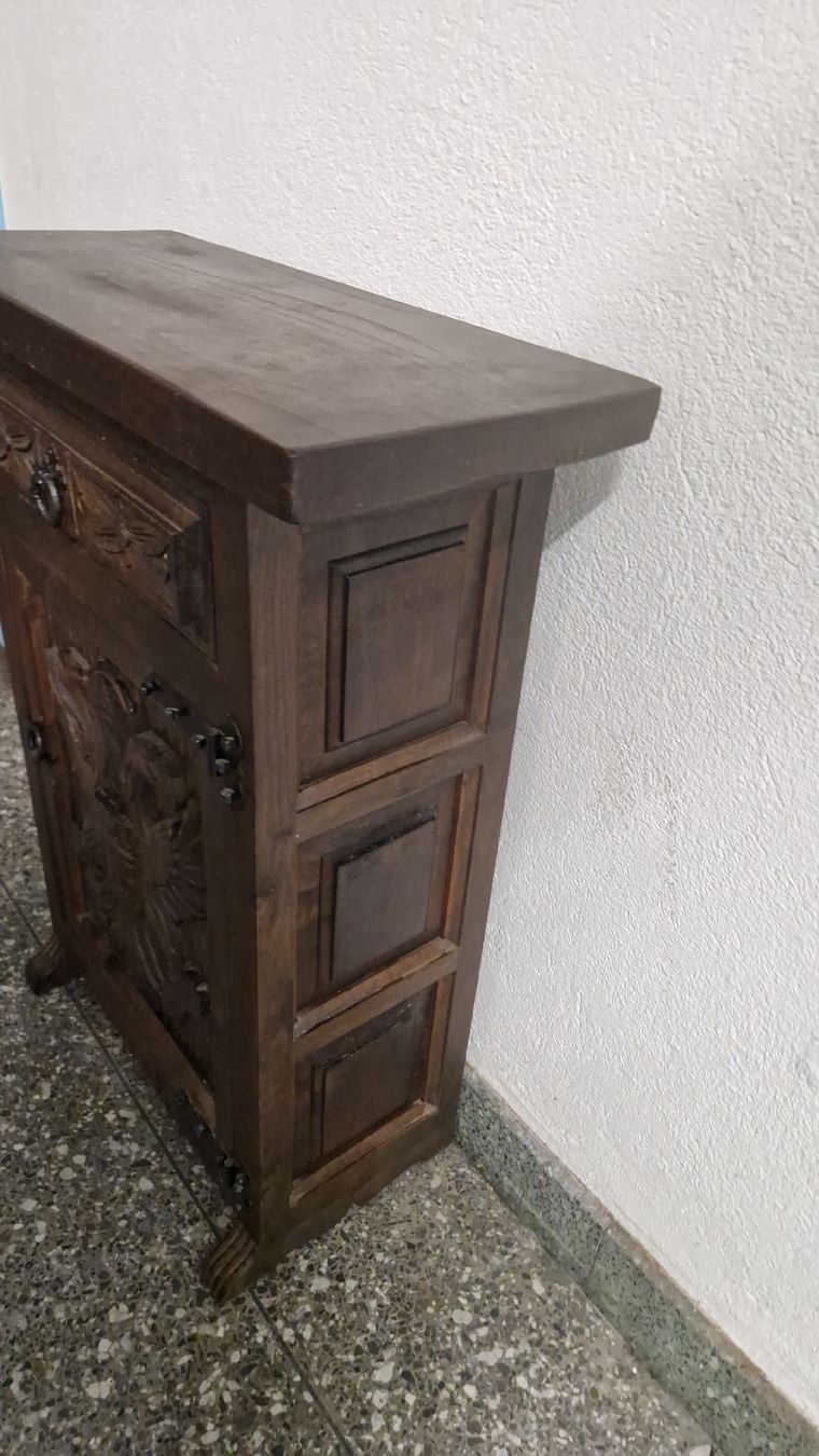 Commodes: Möbel, dunkles Holz mit Schnitzerei – D'occasion à Zürich par anna.caterina 1