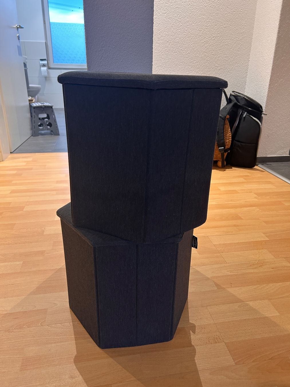 Ikea Sgabelli: Kjuge Ikea Hocker mit Aufbewahrung – Usato da Frauenfeld venduto da Mr.Brns