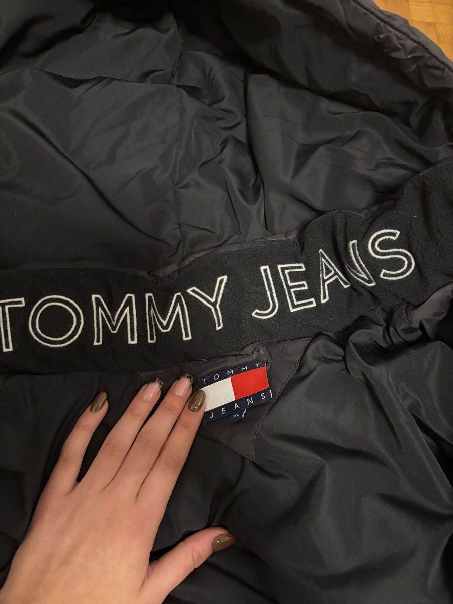 Tommy Hilfiger Jacken: Winterjacke Tommy Hilfiger – Gebraucht aus Eggerberg von nicolas.wasmer 1