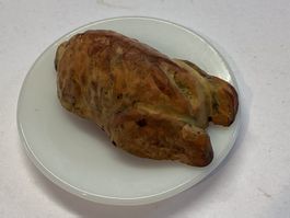 Altes Spielzeug Schaugericht Poulet für Puppenküche o.Herd
