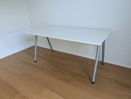 Ab 1 CHF: Schreibtisch IKEA