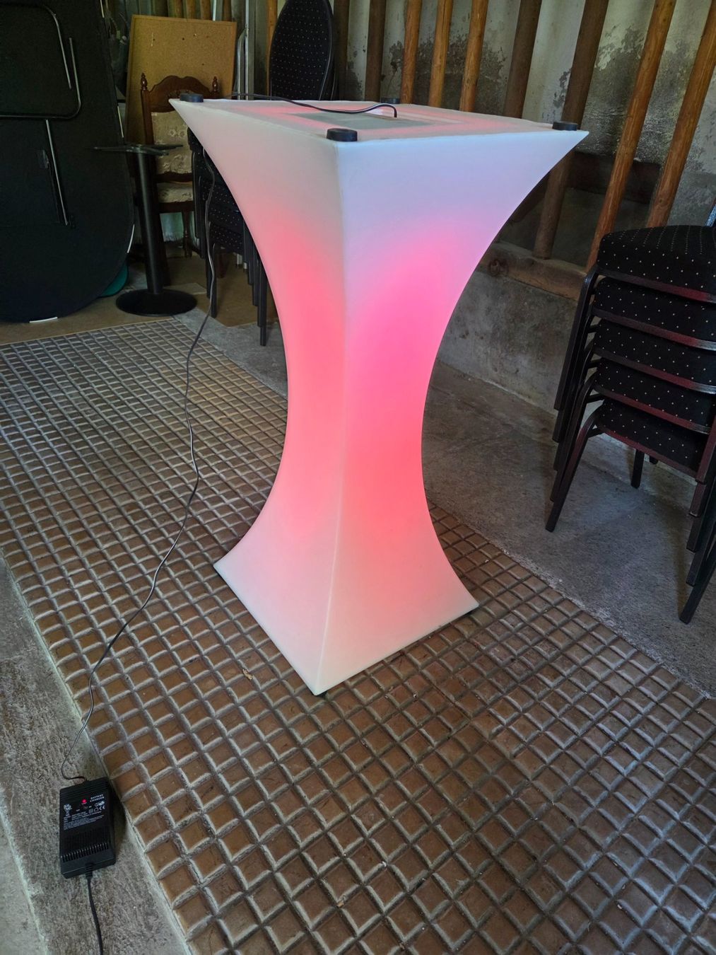 Tavoli: Led-beleuchteter  Stehtisch, Cocktailtisch – Usato da Meilen venduto da pilot66 1
