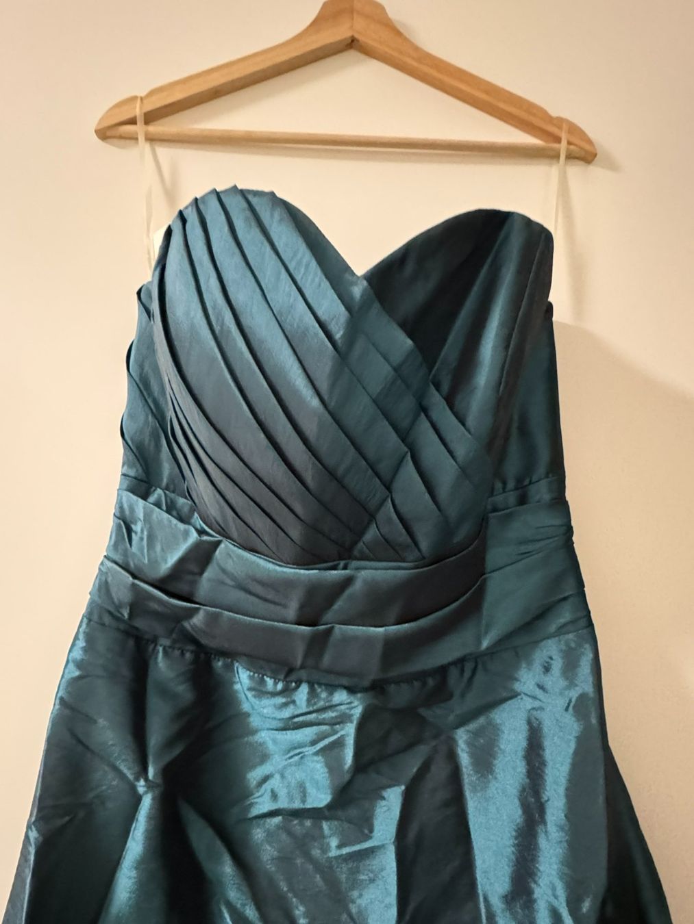 Kleider: Elegantes Abendkleid, Gr. 40 (passt eher 36/38) – Neu (gemäss Beschreibung) aus Zürich von pamleano 2
