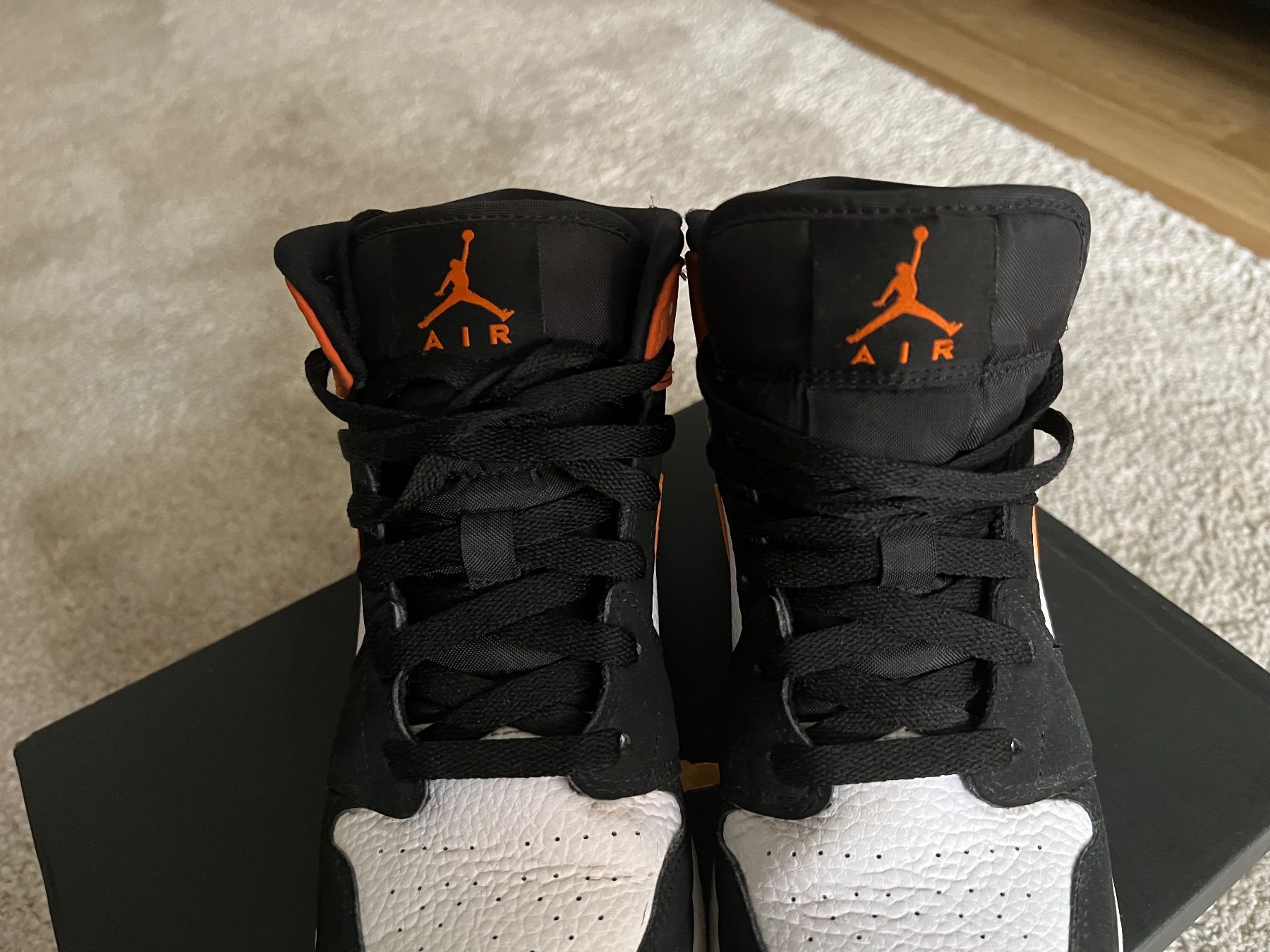 Nike Scarpe da uomo: Air Jordan 1 mid GS | Taille 39 | US 6.5Y – Nuovo (secondo la descrizione) da Charmey (Gruyère) venduto da ya_12 2