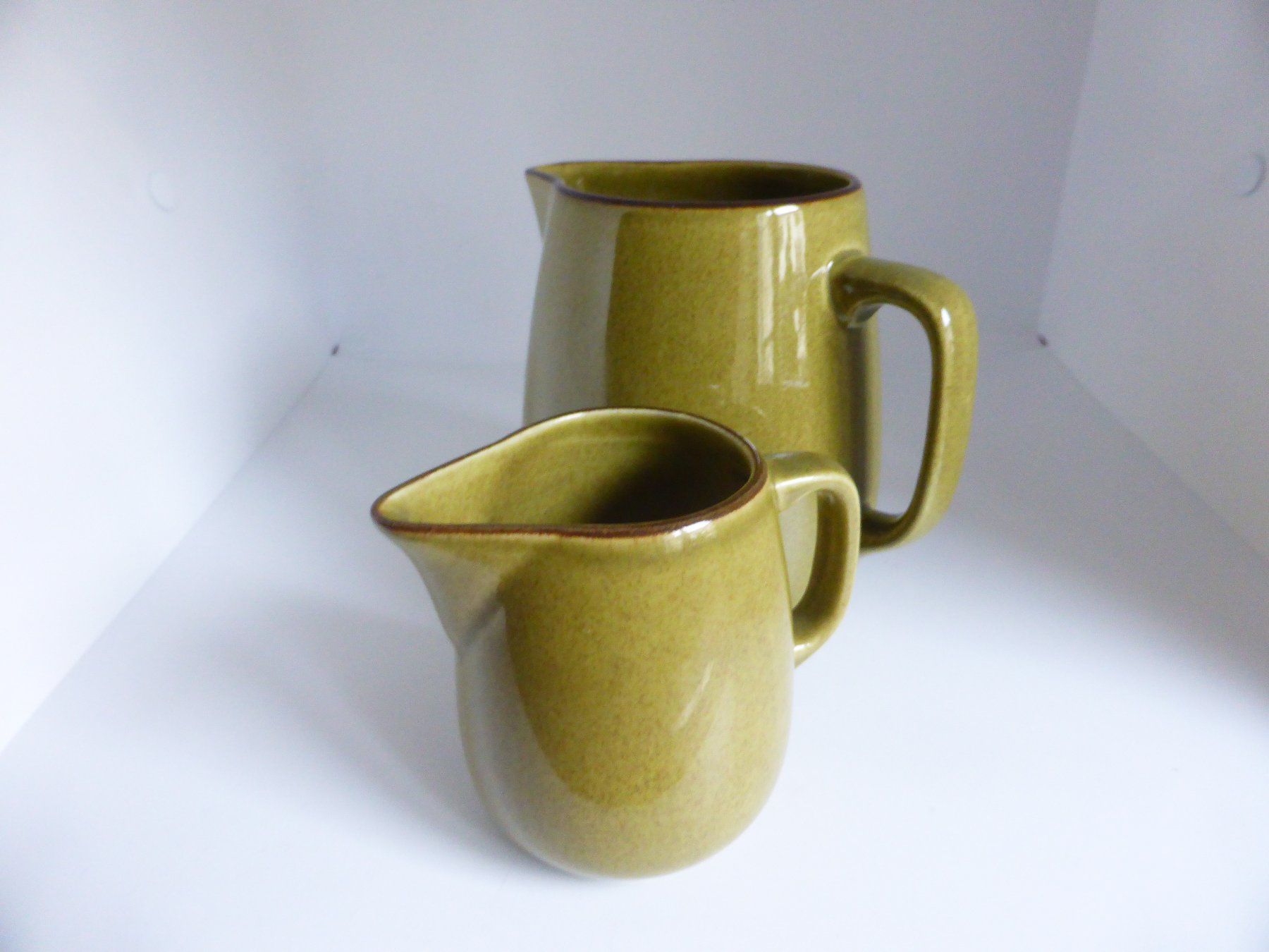 Rössler Caraffe: Rössler 1 pot à crème et lait décor vert olive – Usato da Porrentruy venduto da Kim017