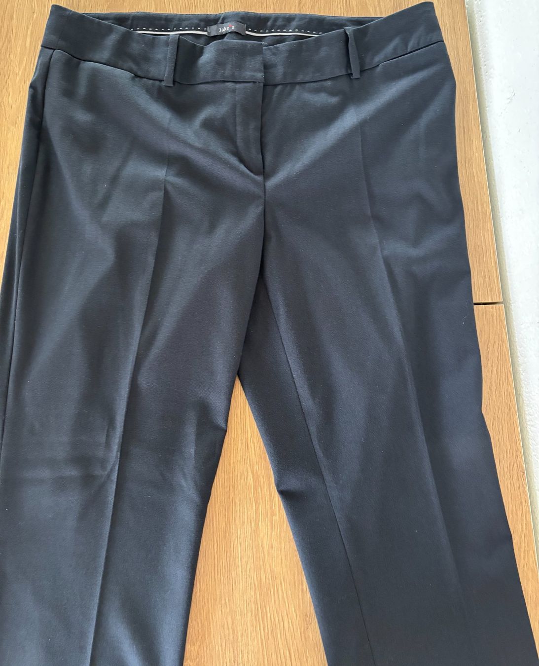 Completi & Tailleur: Schwarzer Hosenanzug in Grösse 44 – Usato da Zürich venduto da IlkaK 2