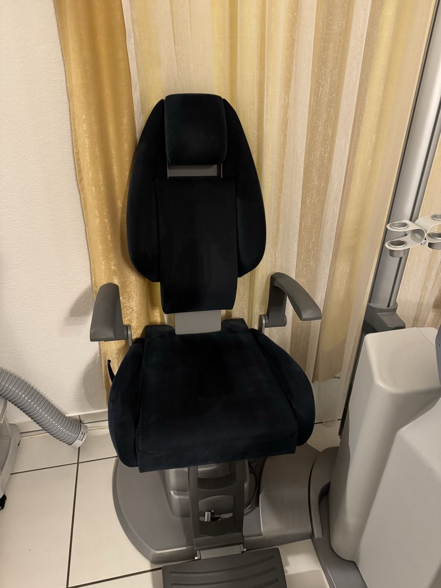 Attrezzature mediche: Refraktionseinheit mit Stuhl – Usato da Olten venduto da buj_kym9 1