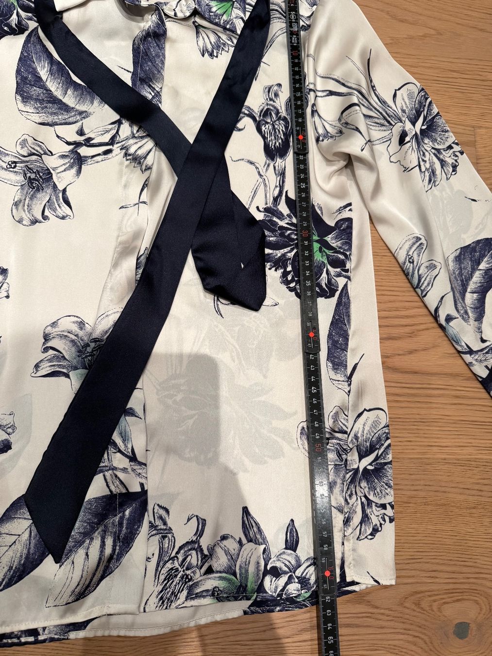 Zara Camicette: Zara Bluse XS mit Blumenmuster – Usato da Richterswil venduto da KAYLEIGH_77 2