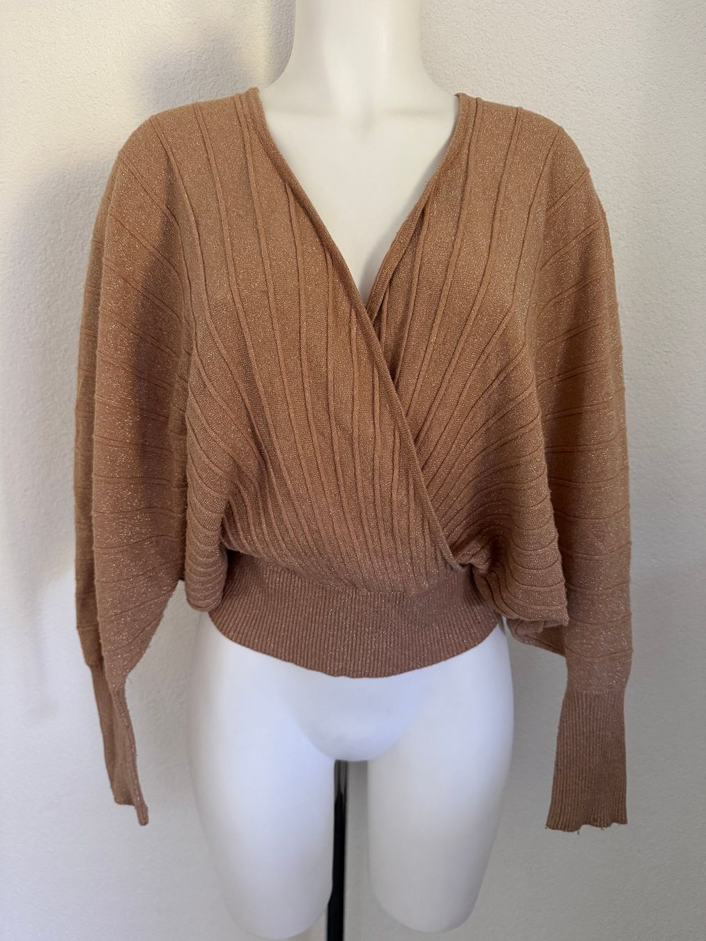 Pulls & Sweat-shirts: Mc Lorene Paris Pullover mit Glitzereffekt Onesize – D'occasion à Berg am Irchel par Zweiti_Chance
