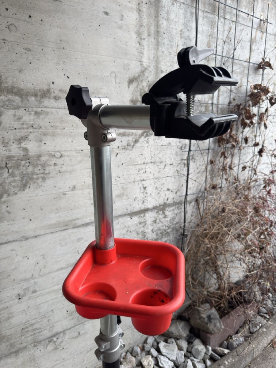 Cavalletti per biciclette: Support de réparation / entretien pour vélo – Usato da Rossens FR venduto da Birracardinal 1