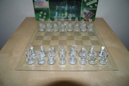 Glas - Schach / Backgammon  - mit Glas Figuren – PLUS ….