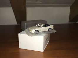 Porsche 944 Cabriolet 1/43 Perlweiss no Minichamps