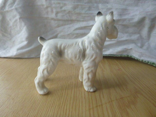 Statuette: Porzellan Schnauzer Figuren – Usato da Neu St. Johann venduto da Isputnik 3