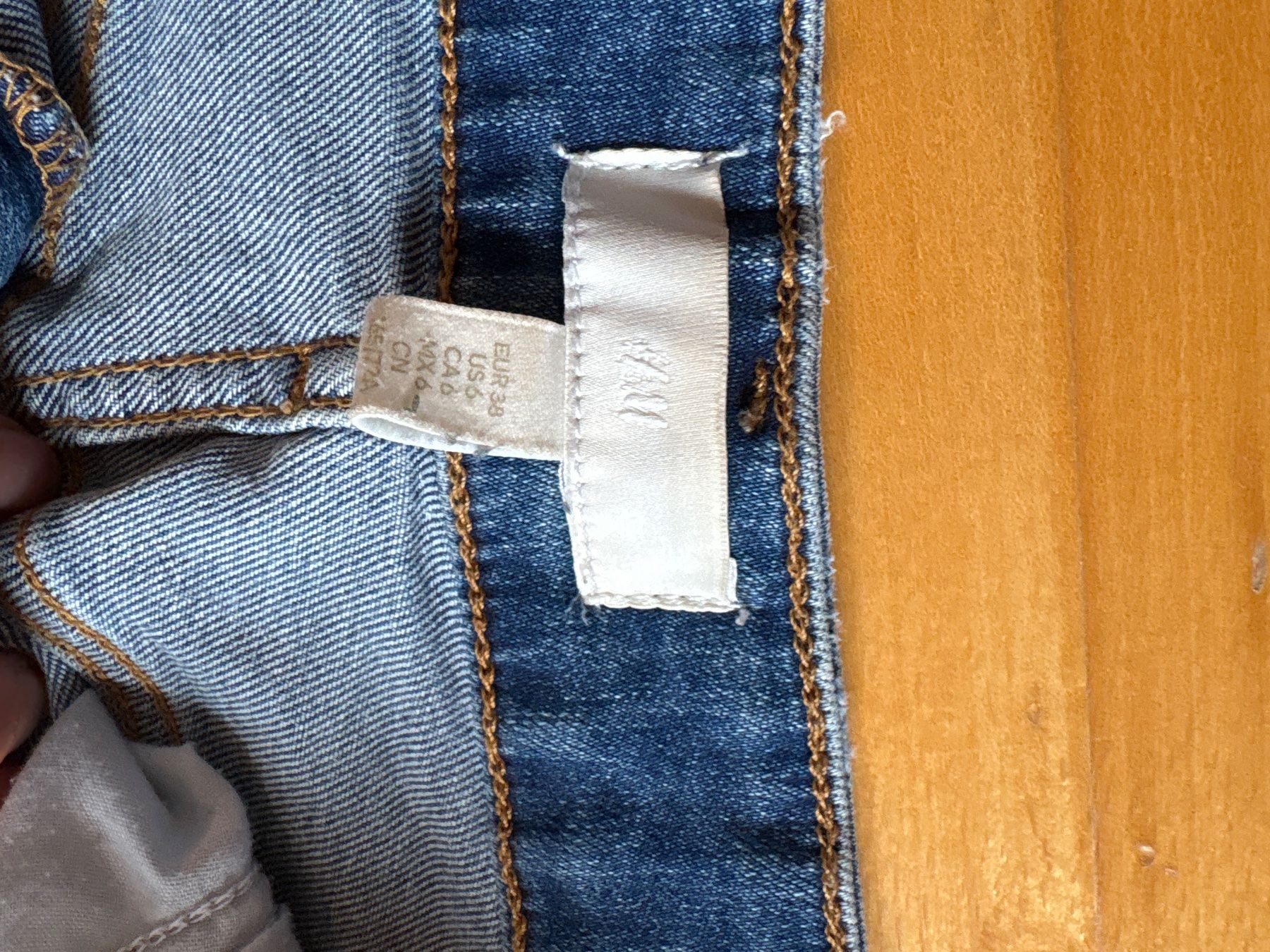 H&M Pantaloni: Hose von h u m gr 38 – Usato da Effretikon venduto da MarthaK. 1