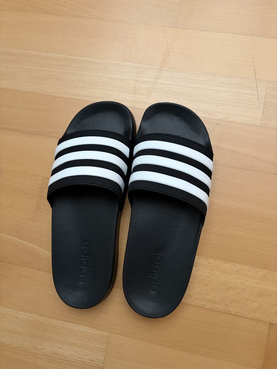 Adidas Damenschuhe: Adidas Adilette Grösse   39 – Gebraucht aus Hendschiken von mst_1979
