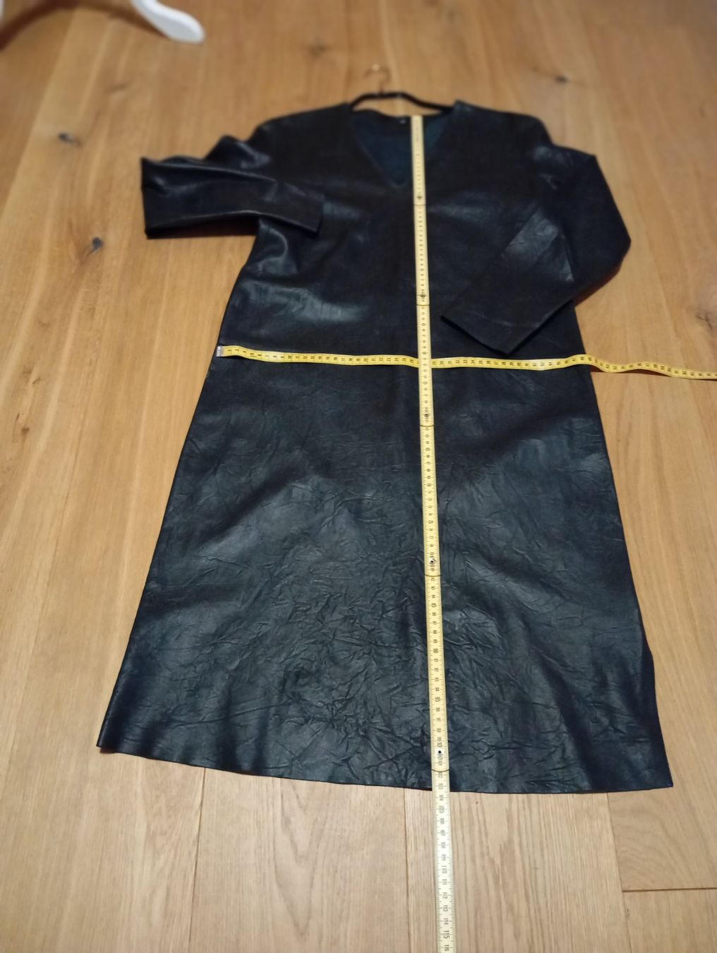 Gucci Vestiti: Gucci, Lederkleid, schwarz, Gr. 38, – Usato da Unterägeri venduto da rockundco 5