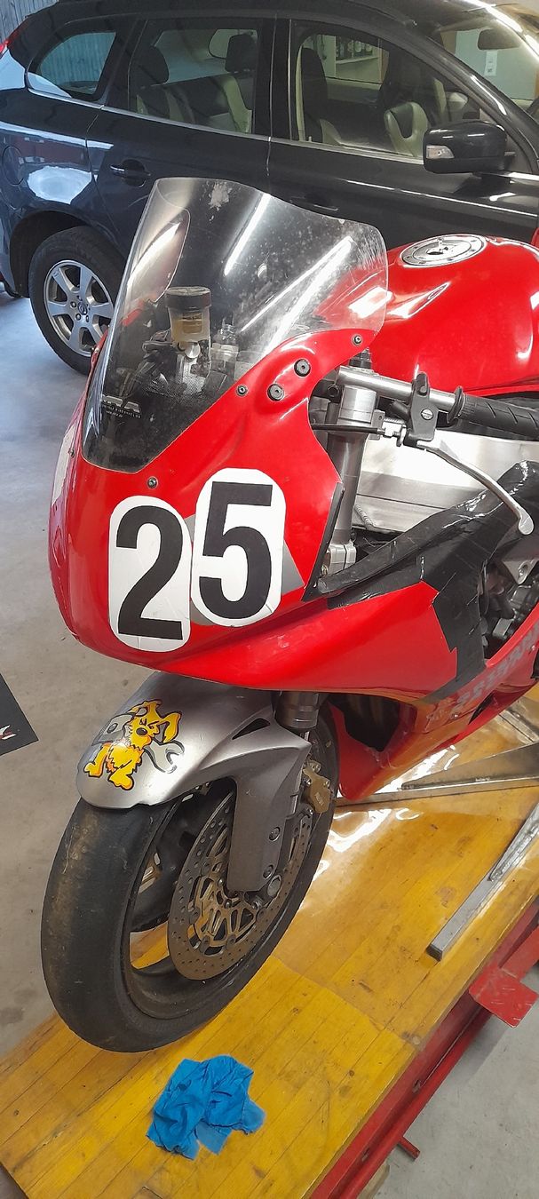 Honda Autres: Honda CBR 900 – D'occasion à Jenaz par Andida 4