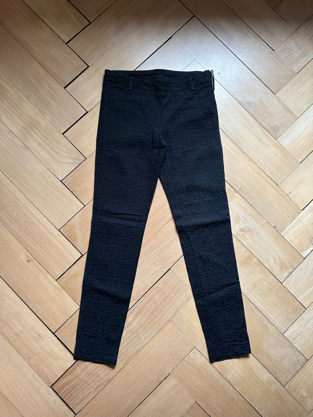 Benetton Pantalons: BENETTON - Hose schwarz gemustert 34 – D'occasion à Zürich par Diazaio
