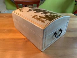 Vintage Asia Schriften Box -  Weinkiste - Truhe - Asiatika