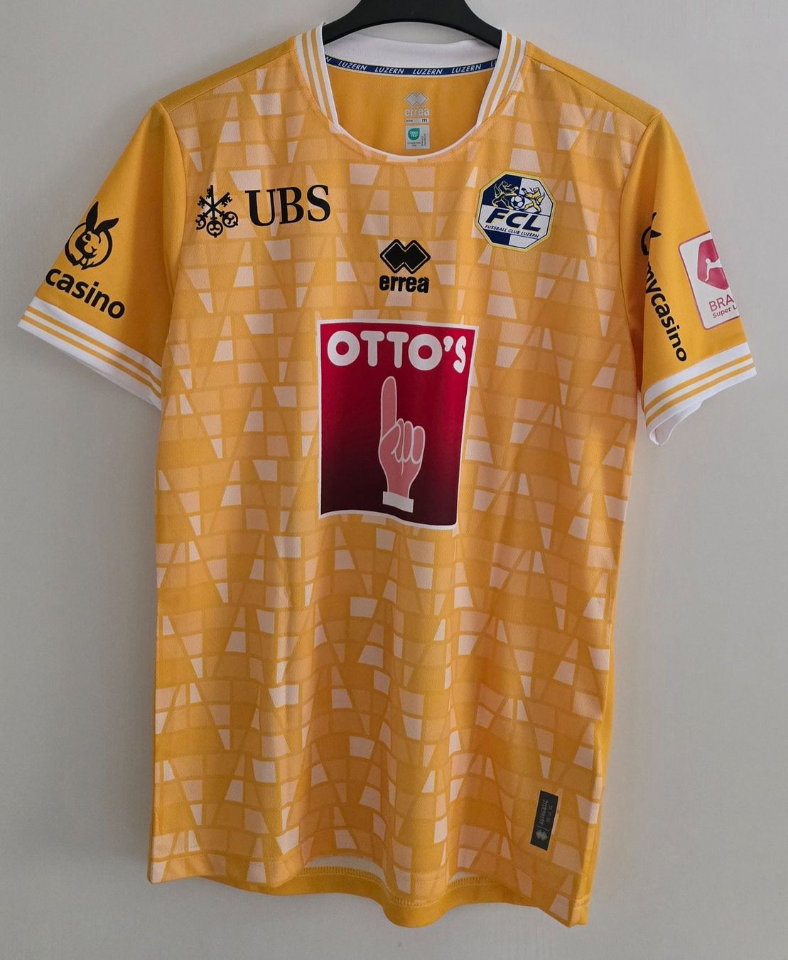 Canottiere & Pantaloni: FC Luzern Dritte Trikot 2025-2026 – Nuovo (secondo la descrizione) da Auw venduto da VIMM-78