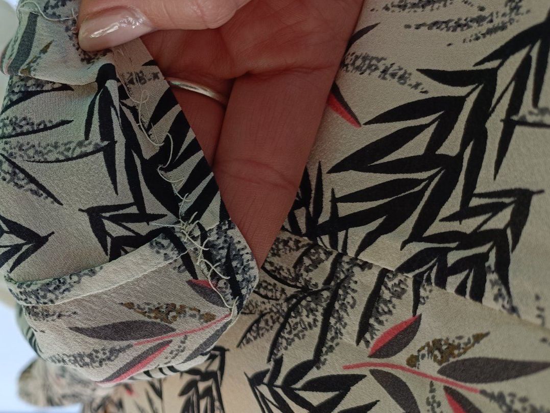 Essentiel Antwerp Vestiti: Seidenkleid Essenteil Antwerp, Grösse 38 – Usato da Zollikofen venduto da Proseco 8