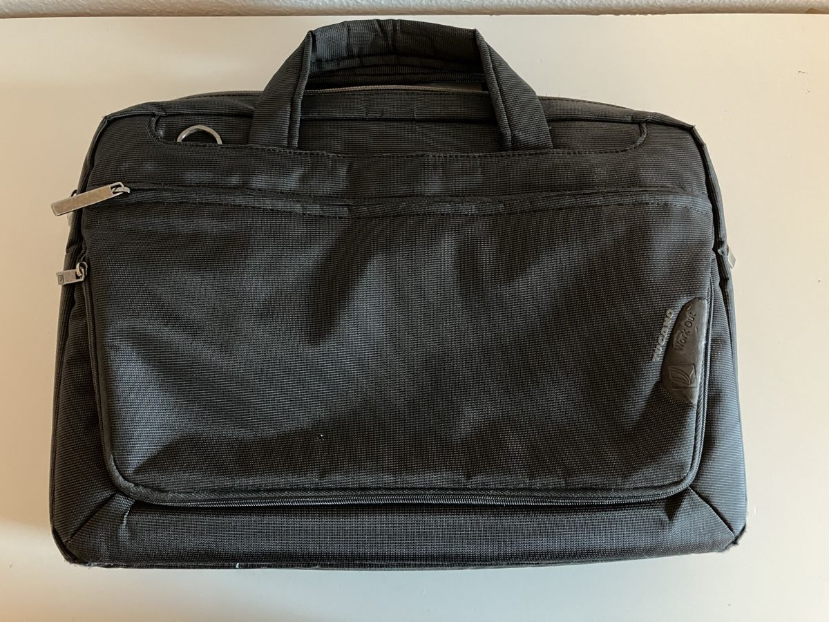 Tucano Borse: Notebooktasche / Sacoche ordinateur portable – Usato da Zürich venduto da juliearlt